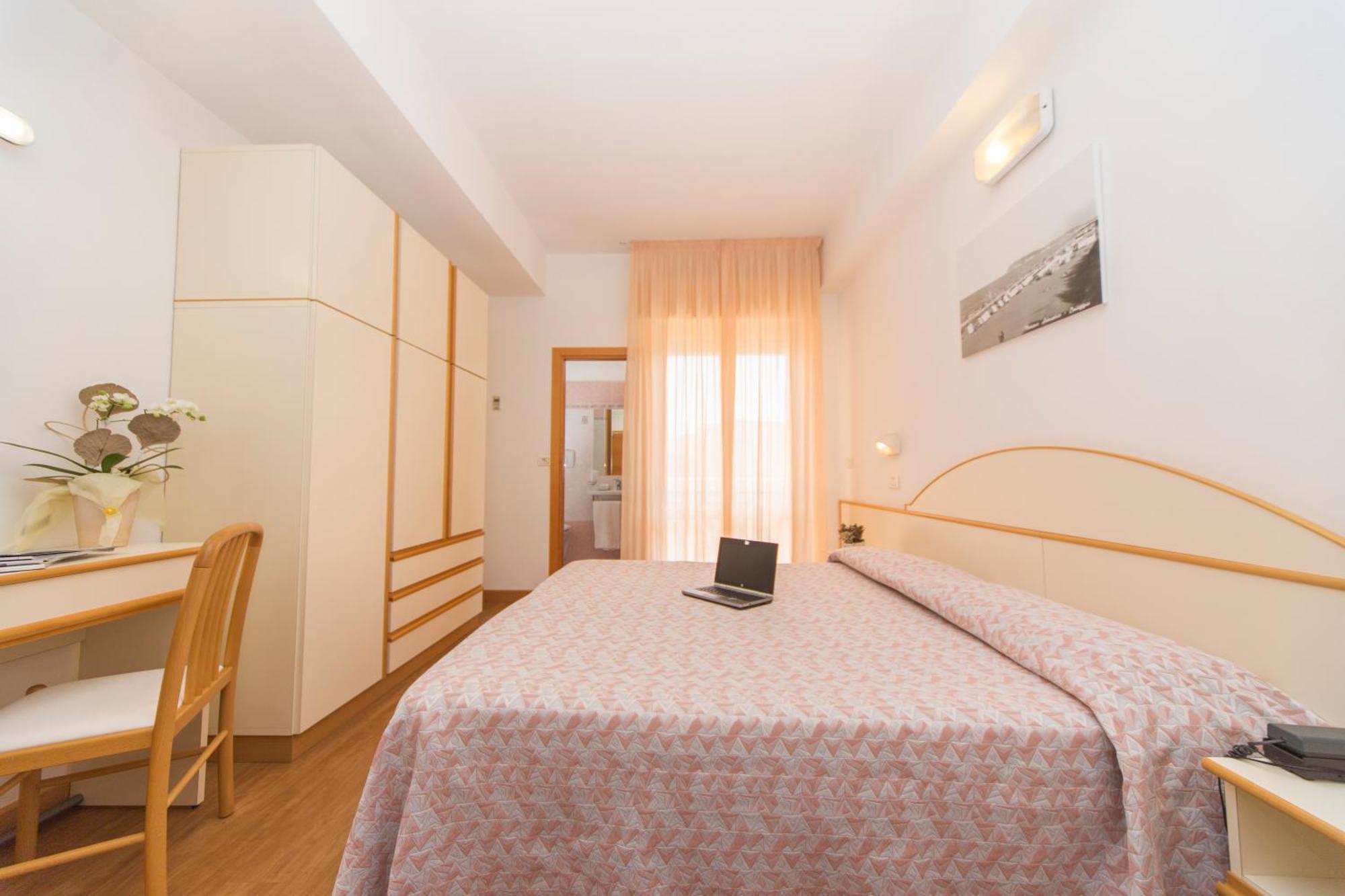 Hotel Silvia มิซาโน อาดรีอาติโก ห้อง รูปภาพ