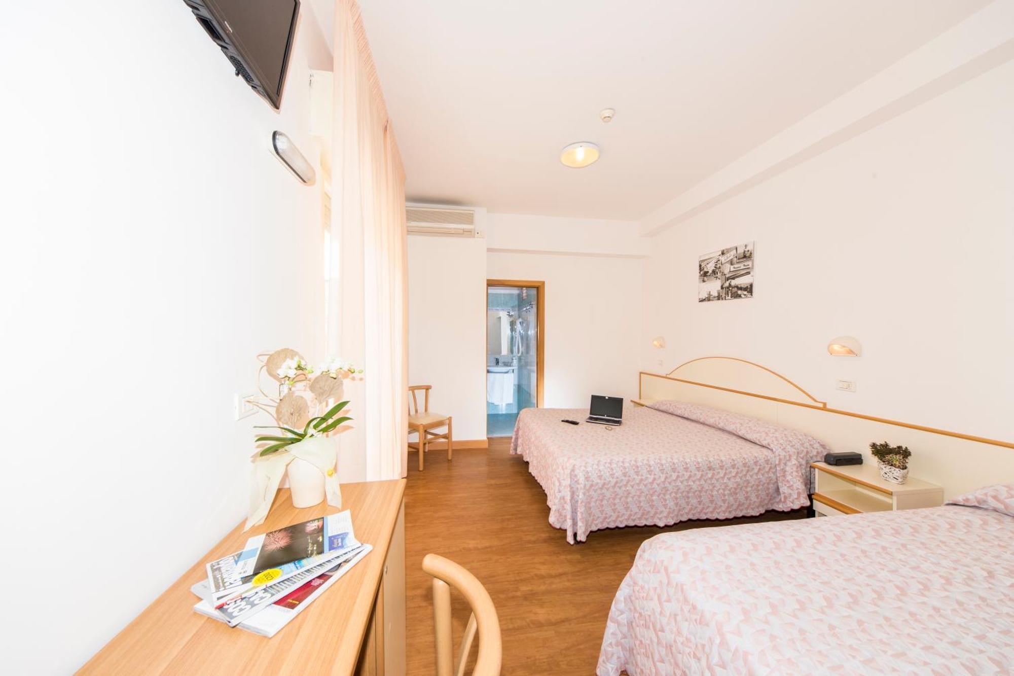 Hotel Silvia มิซาโน อาดรีอาติโก ห้อง รูปภาพ