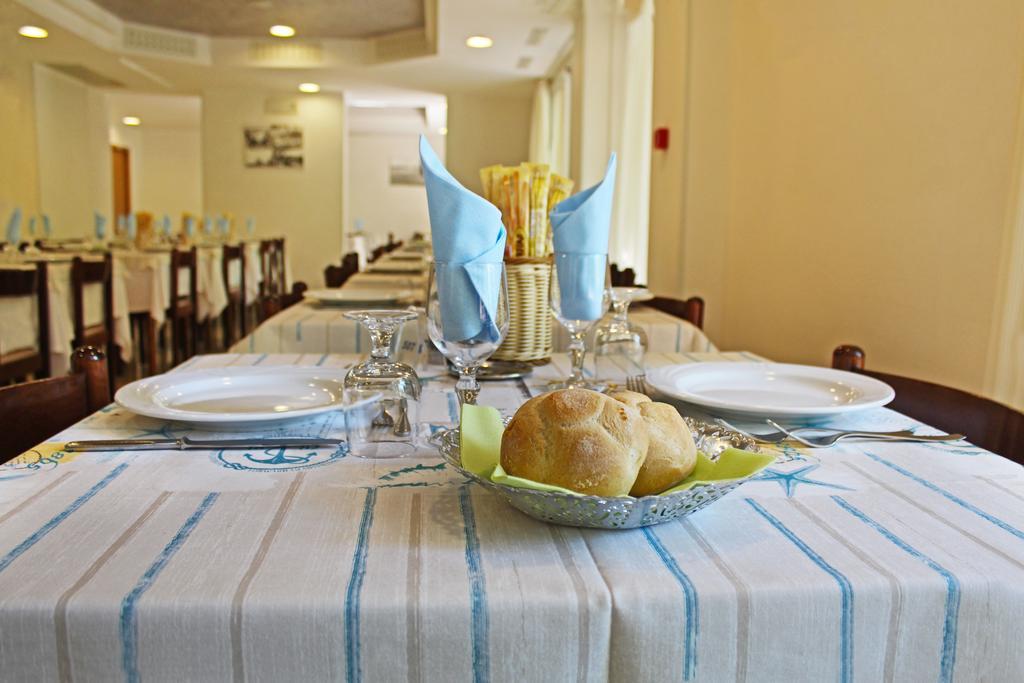 Hotel Silvia มิซาโน อาดรีอาติโก ภายนอก รูปภาพ