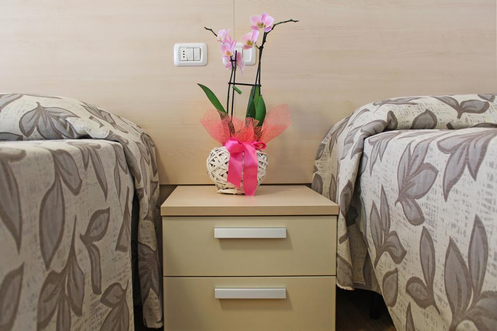 Hotel Silvia มิซาโน อาดรีอาติโก ภายนอก รูปภาพ
