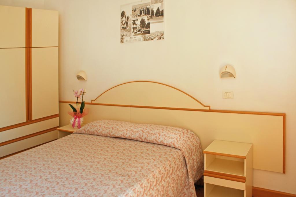 Hotel Silvia มิซาโน อาดรีอาติโก ภายนอก รูปภาพ