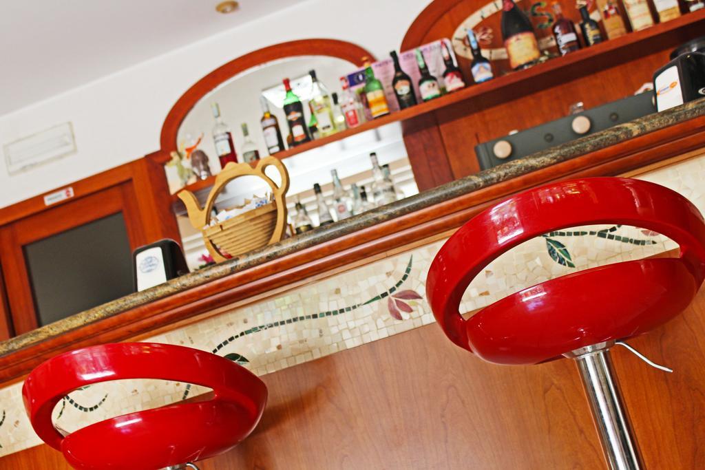 Hotel Silvia มิซาโน อาดรีอาติโก ภายนอก รูปภาพ