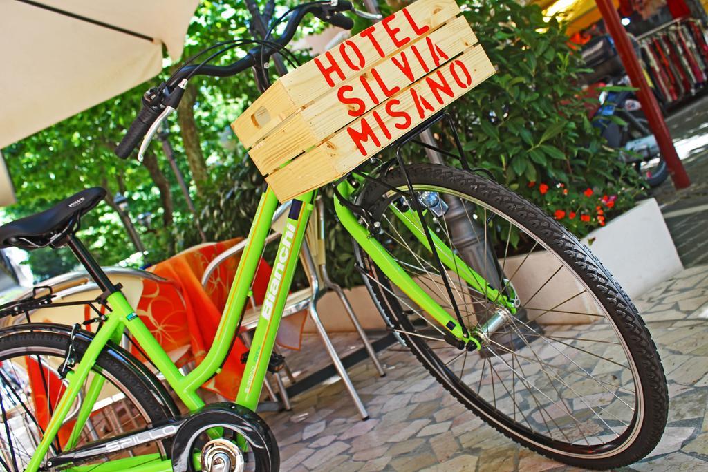 Hotel Silvia มิซาโน อาดรีอาติโก ภายนอก รูปภาพ