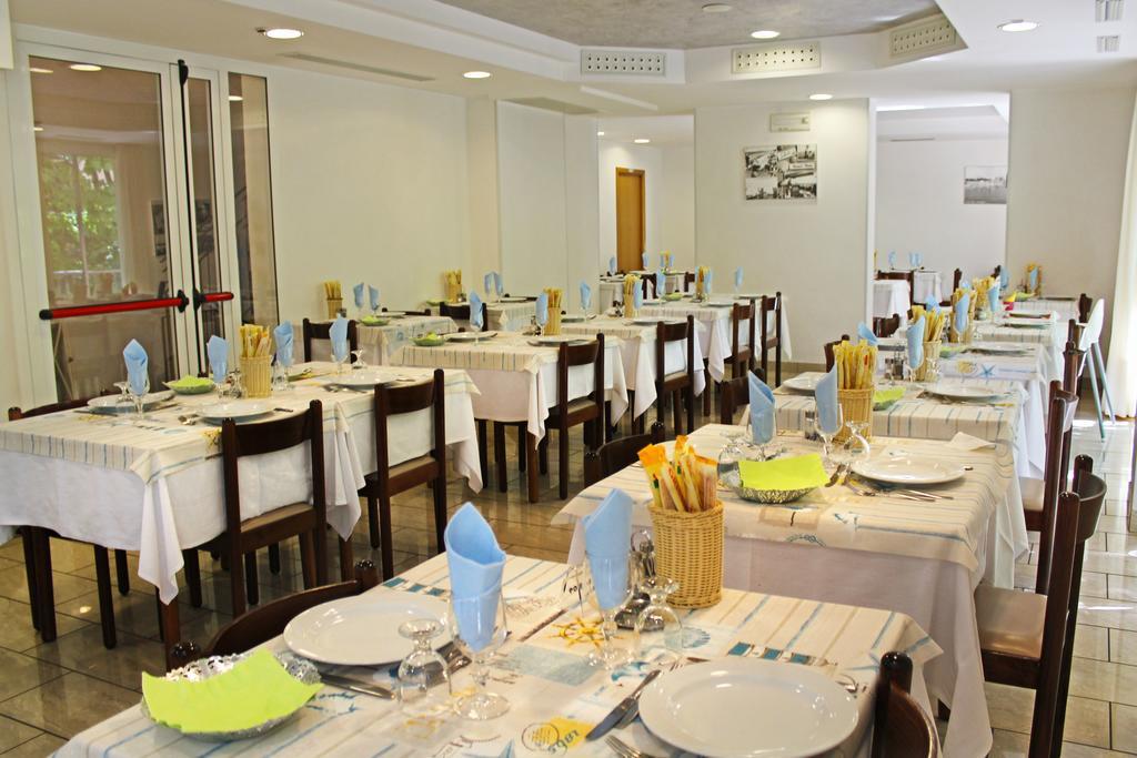 Hotel Silvia มิซาโน อาดรีอาติโก ภายนอก รูปภาพ
