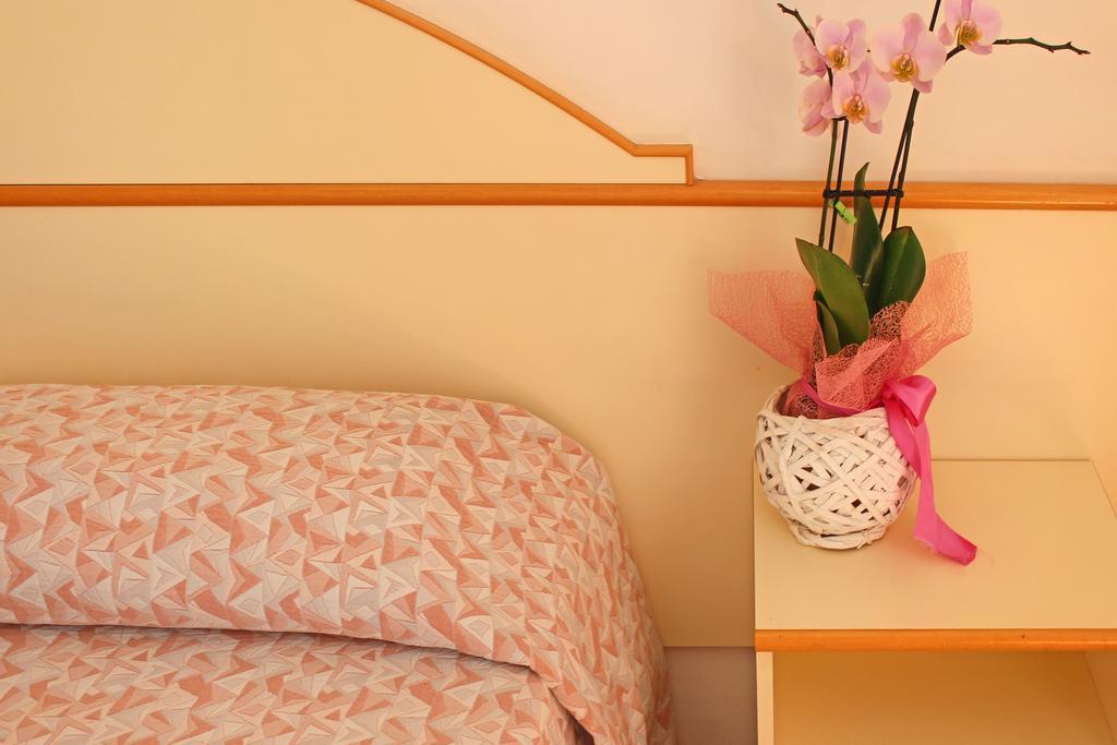 Hotel Silvia มิซาโน อาดรีอาติโก ภายนอก รูปภาพ