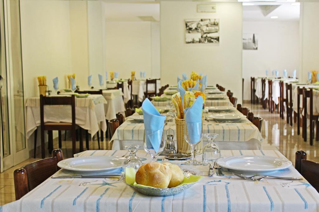 Hotel Silvia มิซาโน อาดรีอาติโก ภายนอก รูปภาพ