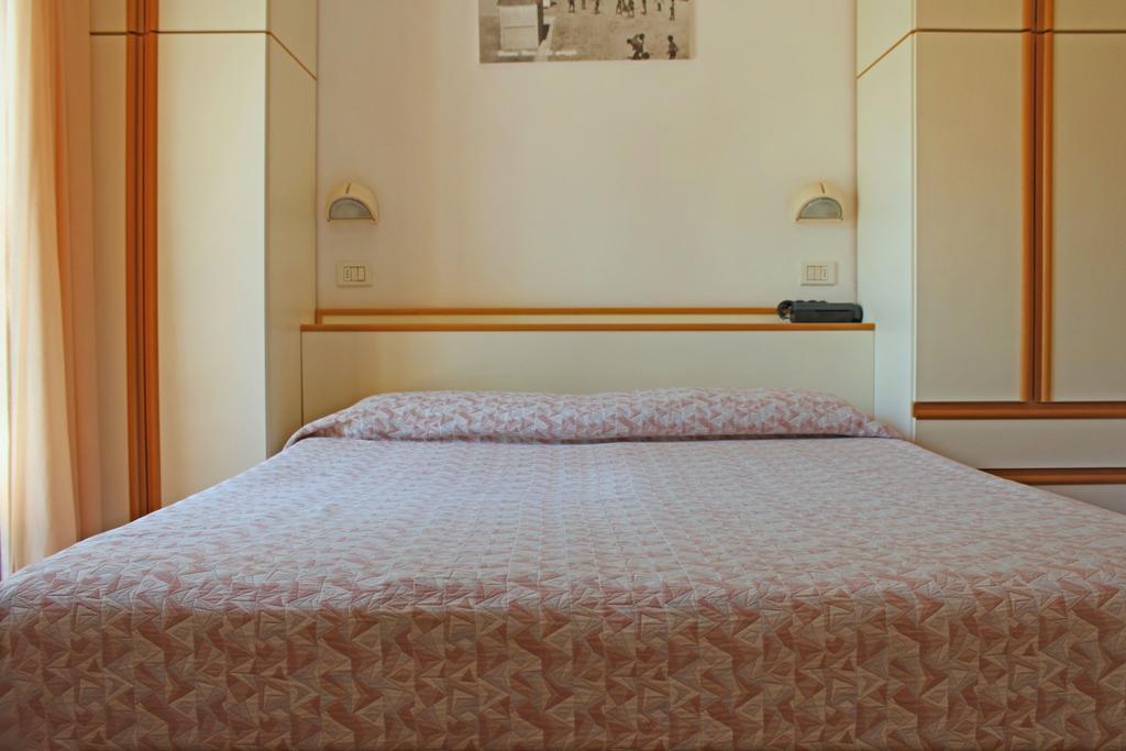 Hotel Silvia มิซาโน อาดรีอาติโก ภายนอก รูปภาพ